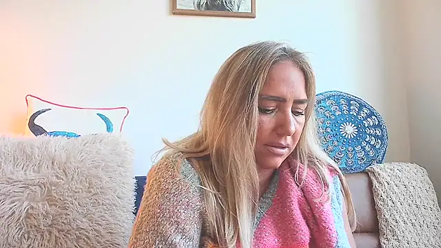 sunshinekisses online show from October 8, 2025, 6:08 pm