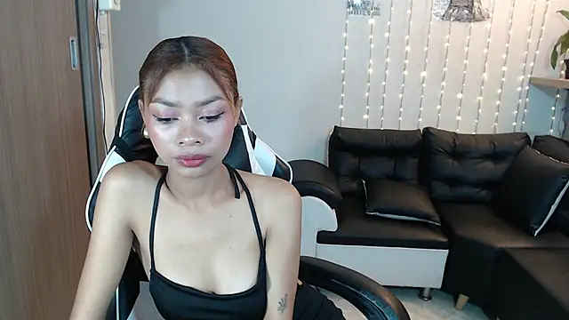 Snapshot of Perla_prg chatting on February 21, 2025, 12:49 pm Perla prg online show from February 21, 2025, 12:49 pm