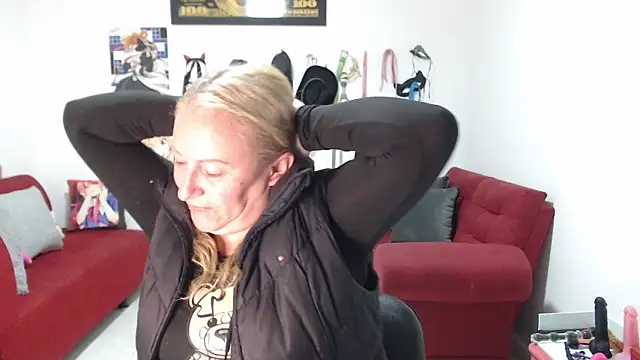 emperabigbootybigass online show from October 20, 2025, 12:17 pm