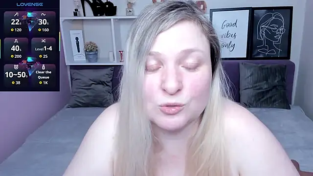 AnnaXCherri online show from January 19, 2026, 4:16 am