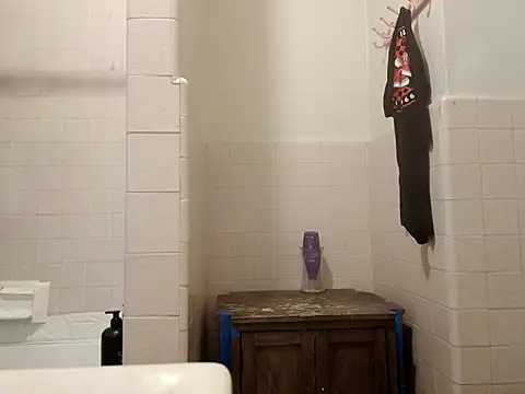 DevinToore online show from October 19, 2025, 5:37 pm