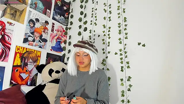 miku katsuragi online show from January 7, 2025, 7:10 am