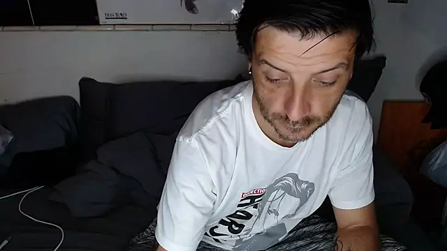 Snapshot of titclitcmndr chatting on January 31, 2025, 11:56 pm titclitcmndr online show from January 31, 2025, 11:56 pm