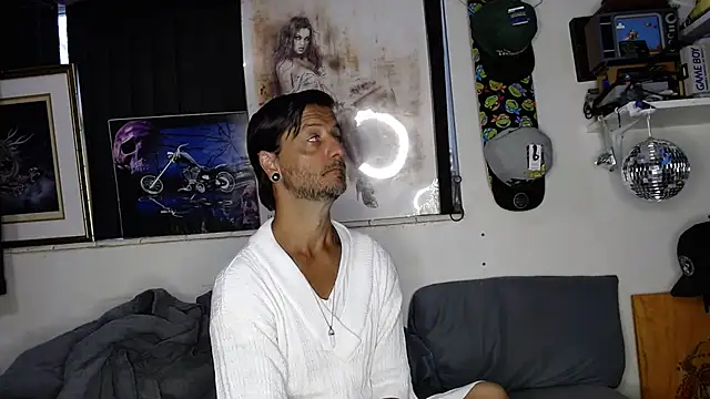 Snapshot of titclitcmndr chatting on February 18, 2025, 1:00 pm titclitcmndr online show from February 18, 2025, 1:00 pm