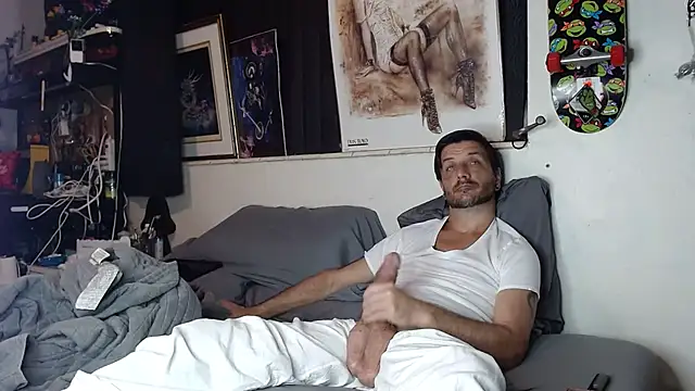 Snapshot of titclitcmndr chatting on February 4, 2025, 3:33 am titclitcmndr online show from February 4, 2025, 3:33 am