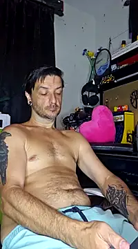 Snapshot of titclitcmndr chatting on February 4, 2025, 5:01 pm titclitcmndr online show from February 4, 2025, 5:01 pm