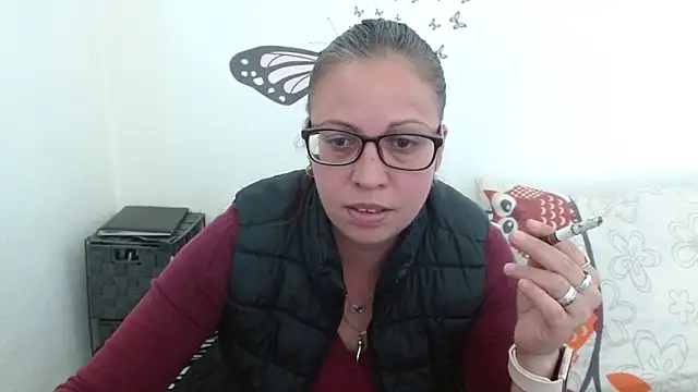 LadyHellene online show from April 4, 2026, 12:34 pm