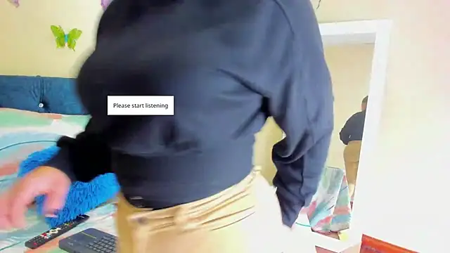 Snapshot of cristalwalker__ chatting on October 20, 2025, 11:44 am cristalwalker online show from October 20, 2025, 11:44 am