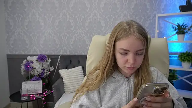 EmilySunshineS online show from November 24, 2025, 7:19 am