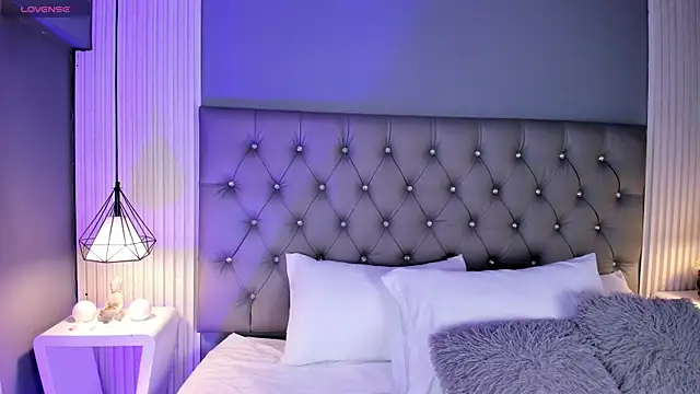 VioletthaRous online show from March 12, 2026, 10:36 pm