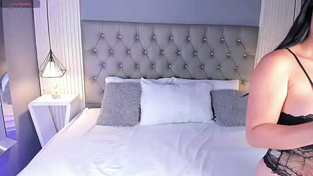 VioletthaRous online show from November 21, 2025, 10:53 pm