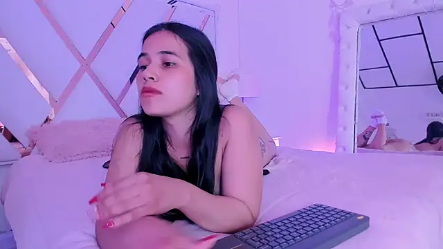 Snapshot of naughty__sara chatting on February 28, 2025, 5:59 pm naughty sara online show from February 28, 2025, 5:59 pm
