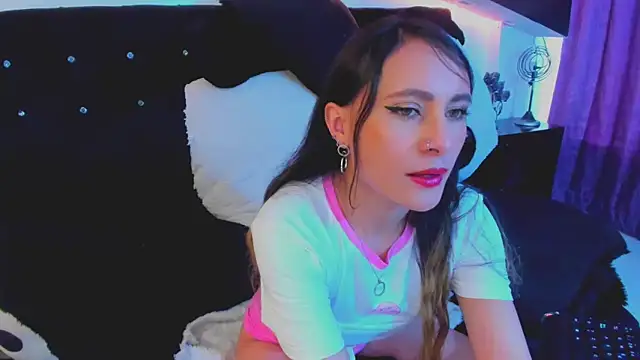 Coral Gibson online show from March 15, 2025, 3:48 pm