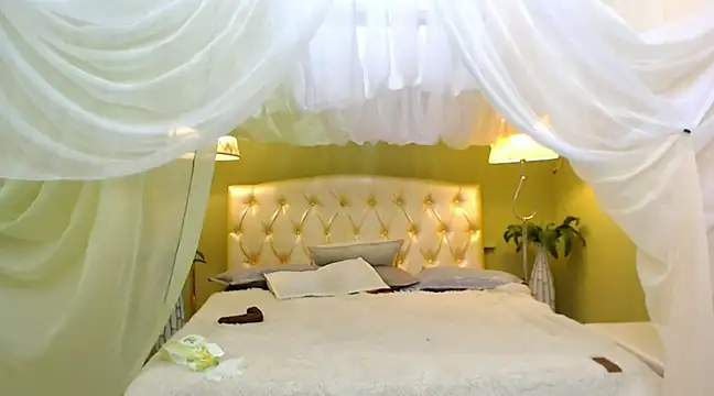 lilzannye online show from February 17, 2025, 3:15 am