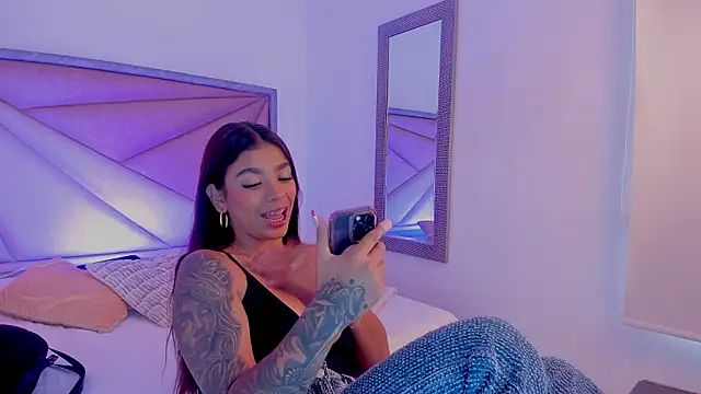 Snapshot of GiaFu chatting on February 11, 2026, 6:08 pm GiaFu online show from February 11, 2026, 6:08 pm