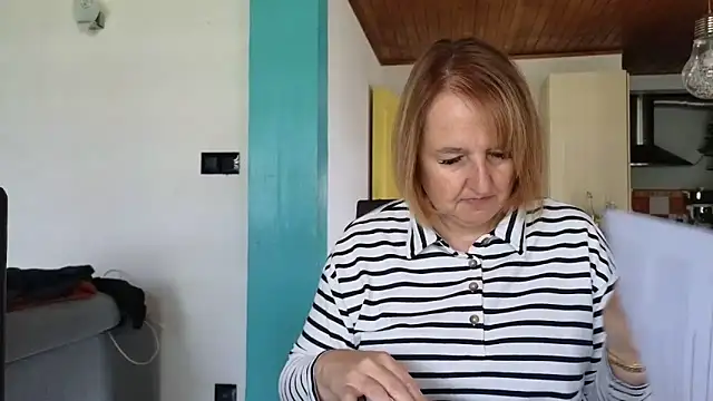 Sandcoq online show from May 5, 2026, 8:39 am