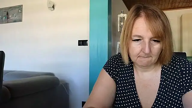Snapshot of Sandcoq chatting on June 24, 2026, 7:51 am Sandcoq online show from June 24, 2026, 7:51 am