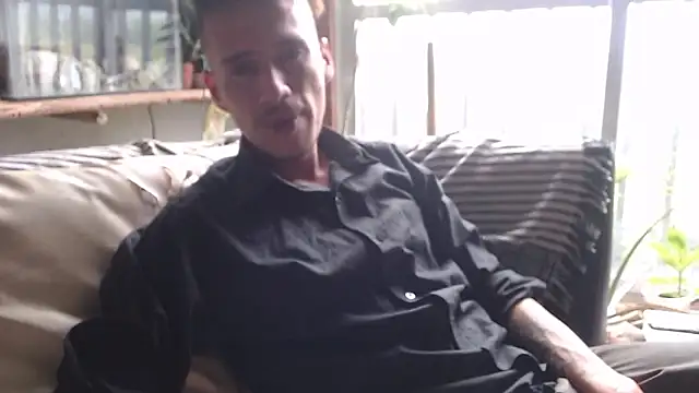 Snapshot of roystonee01 chatting on February 23, 2026, 5:57 pm roystonee01 online show from February 23, 2026, 5:57 pm