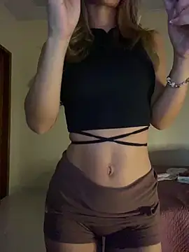 Snapshot of Carolinen chatting on February 2, 2026, 5:45 pm Carolinen online show from February 2, 2026, 5:45 pm