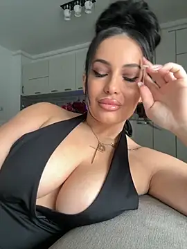 Snapshot of melissablack chatting on October 7, 2025, 7:31 am melissablack online show from October 7, 2025, 7:31 am