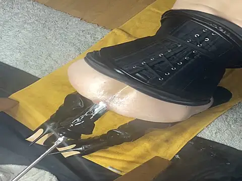 Snapshot of carlianal chatting on October 31, 2025, 7:10 pm carlianal online show from October 31, 2025, 7:10 pm