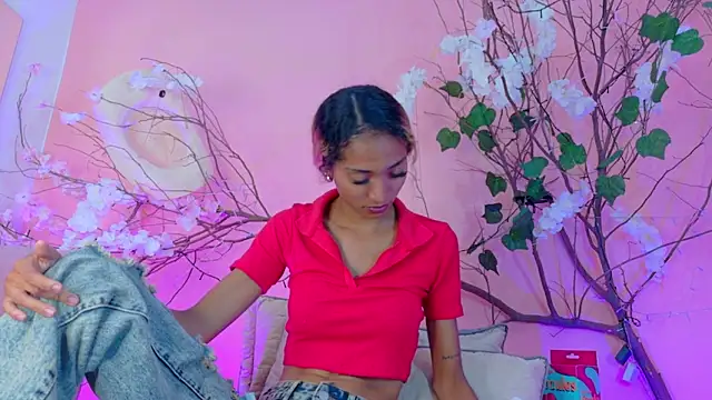 Charlotte Love10 online show from April 7, 2026, 10:00 pm