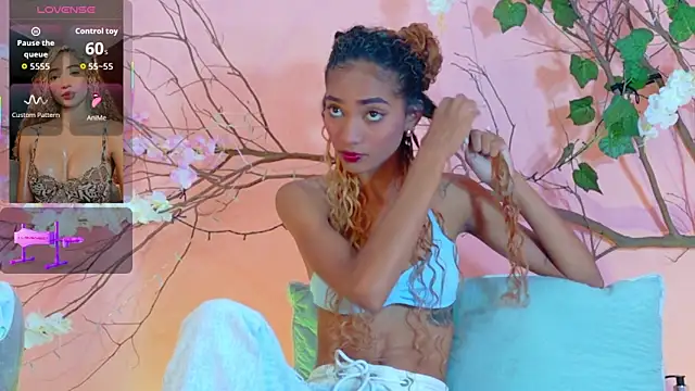 Charlotte Love10 online show from March 25, 2026, 12:04 pm