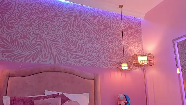 EmilyCollinss1 online show from November 29, 2025, 8:36 am