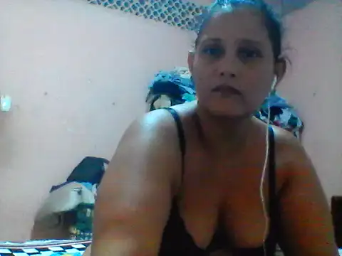 Snapshot of carolina_goez chatting on February 5, 2025, 10:44 pm carolina goez online show from February 5, 2025, 10:44 pm