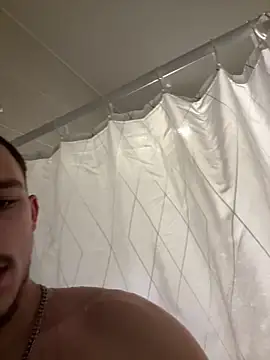 Snapshot of lescro95_ chatting on December 21, 2025, 8:05 am lescro95 online show from December 21, 2025, 8:05 am