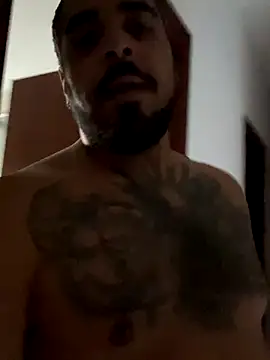 Snapshot of Dikkiduohottt chatting on October 27, 2025, 3:35 pm Dikkiduohottt online show from October 27, 2025, 3:35 pm