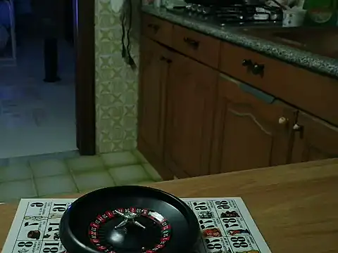 VeneRed online show from October 6, 2025, 6:19 pm