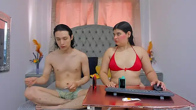 LIZandDante online show from September 18, 2025, 7:39 pm