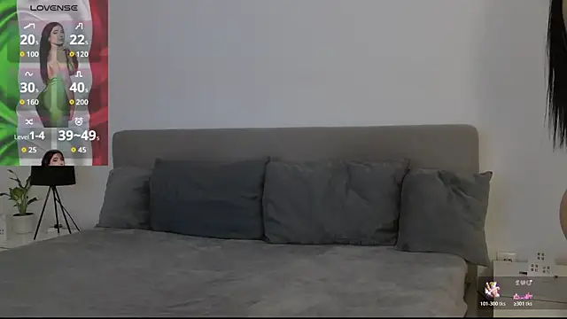 Snapshot of AllisonSky chatting on November 7, 2025, 1:48 pm AllisonSky online show from November 7, 2025, 1:48 pm