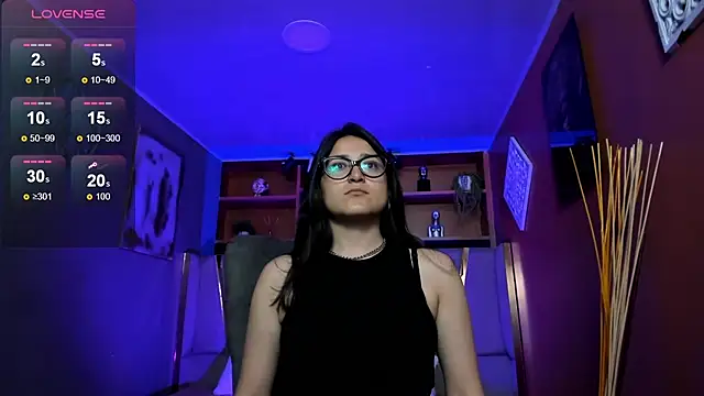 Lucy Williiams online show from December 4, 2025, 12:04 pm