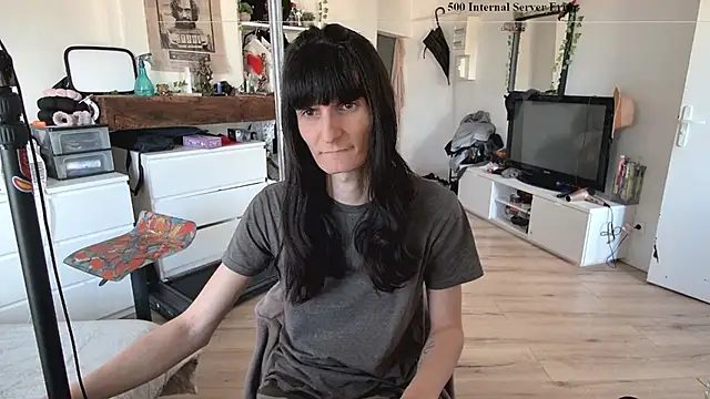 CeriseLapine online show from December 5, 2025, 1:43 pm