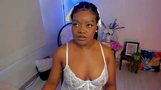 Im Maria online show from October 10, 2025, 5:03 pm