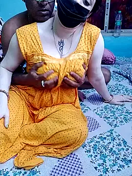 Snapshot of Raja_Ranii chatting on February 4, 2025, 1:34 am Raja Ranii online show from February 4, 2025, 1:34 am