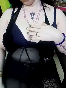 Snapshot of Raja_Ranii chatting on February 17, 2025, 11:33 pm Raja Ranii online show from February 17, 2025, 11:33 pm