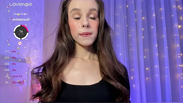 Snapshot of Minusvibe chatting on December 27, 2024, 4:54 pm Minusvibe online show from December 27, 2024, 4:54 pm