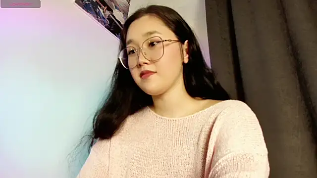 Jennatyan online show from March 12, 2025, 1:19 pm