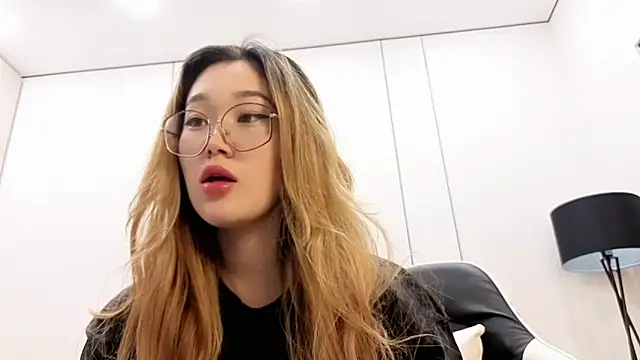 Snapshot of Jennatyan chatting on February 6, 2026, 12:23 pm Jennatyan online show from February 6, 2026, 12:23 pm