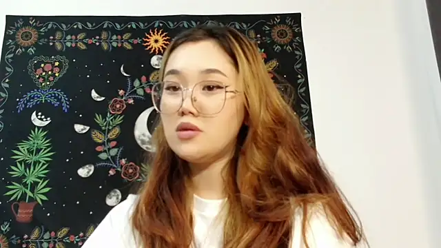 Jennatyan online show from September 22, 2025, 1:06 pm