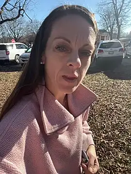 Snapshot of DavinaRay chatting on February 23, 2025, 8:33 pm DavinaRay online show from February 23, 2025, 8:33 pm