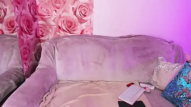 CurlyDreams online show from April 2, 2026, 5:25 am