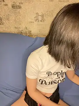 lalallalalaa- online show from October 15, 2025, 3:31 pm