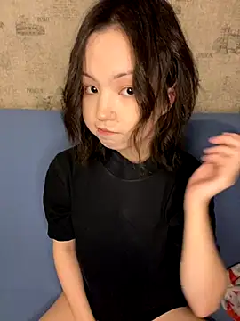 lalallalalaa- online show from September 12, 2025, 1:22 pm