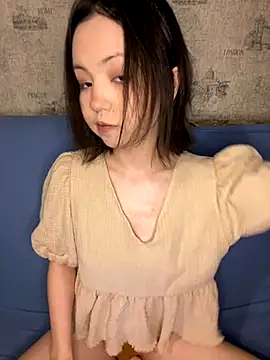 lalallalalaa- online show from September 27, 2025, 2:01 pm