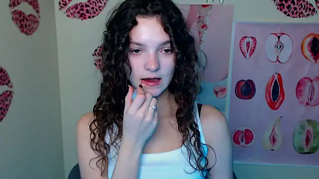 Snapshot of _SusieSu_ chatting on October 18, 2025, 6:37 am SusieSu online show from October 18, 2025, 6:37 am