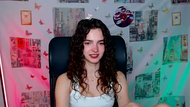  SusieSu  online show from April 11, 2026, 6:33 pm